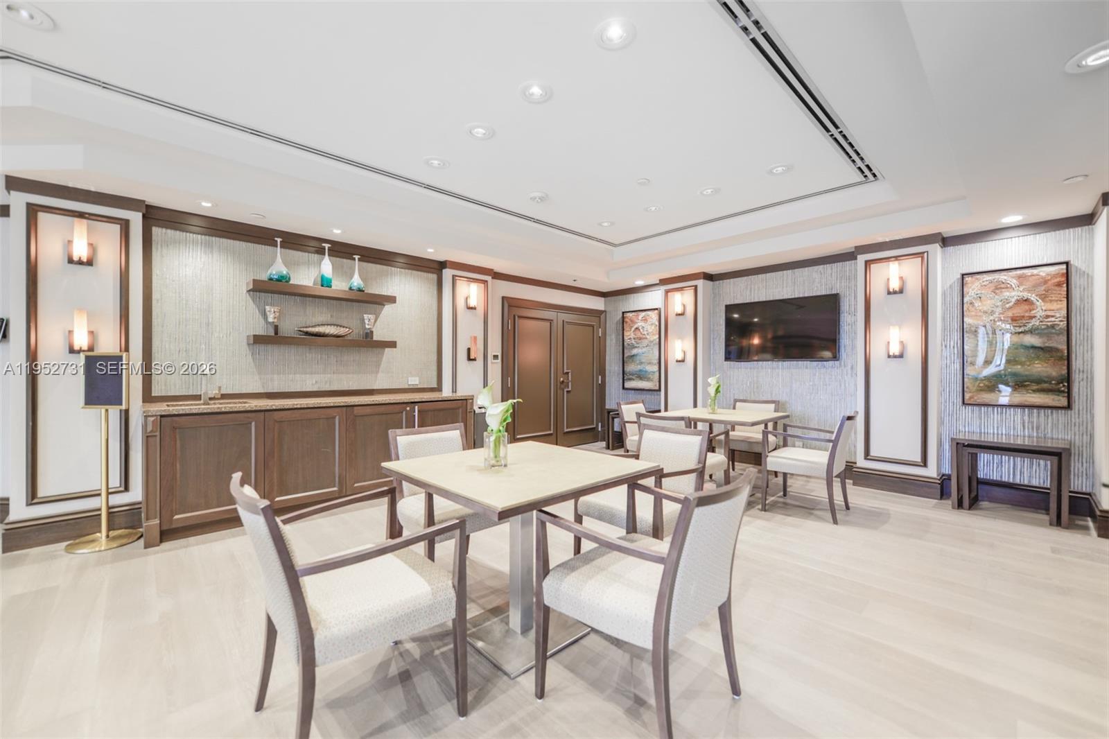 2800 Island Blvd Unit: PH05