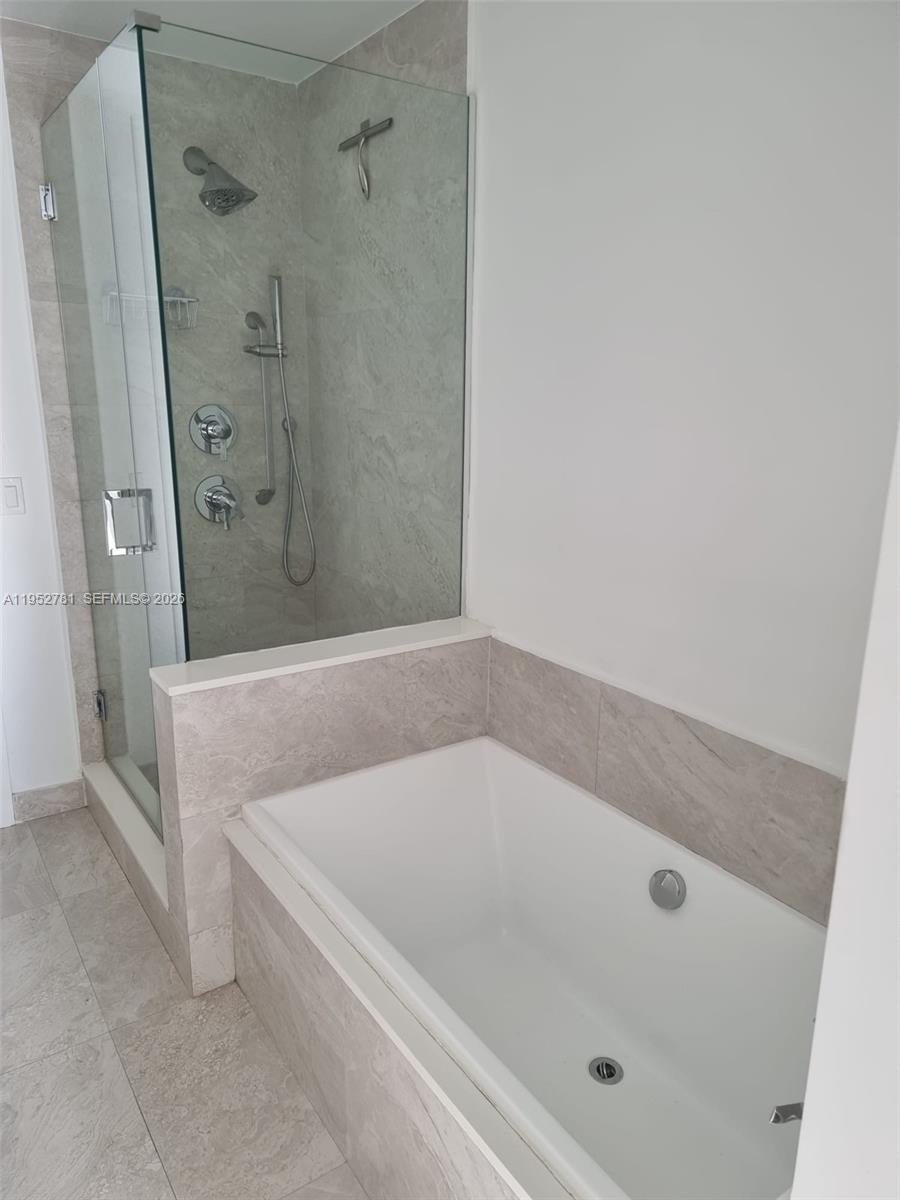 488 NE 18th St # 1002