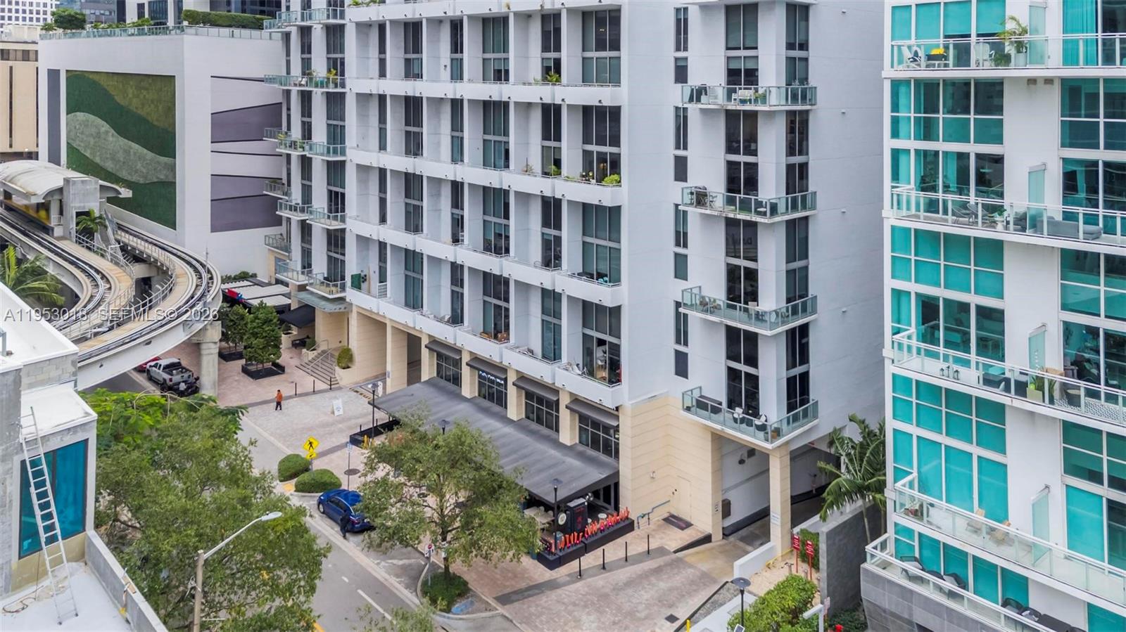 1050 Brickell Ave # 2302