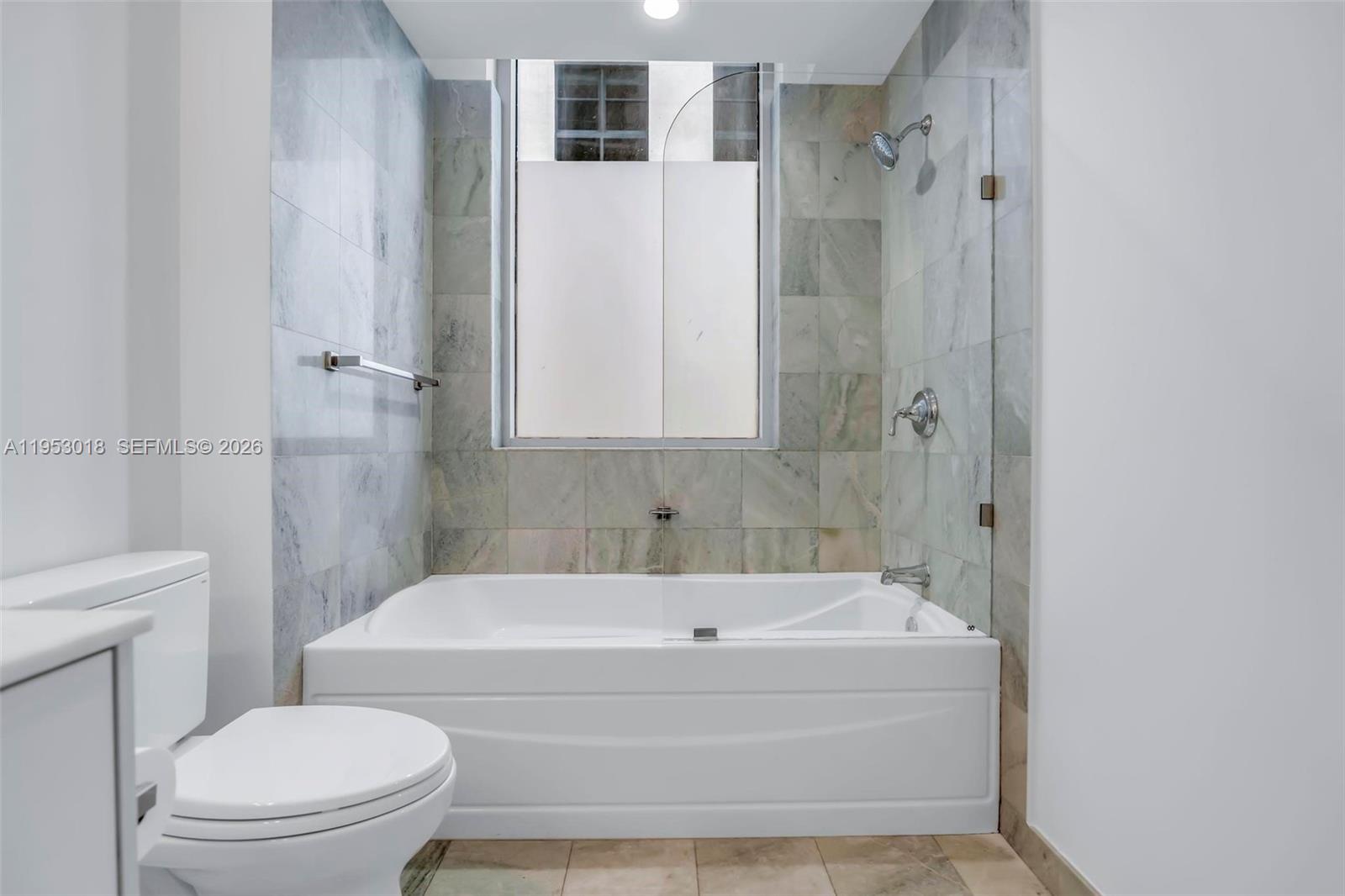 1050 Brickell Ave # 2302