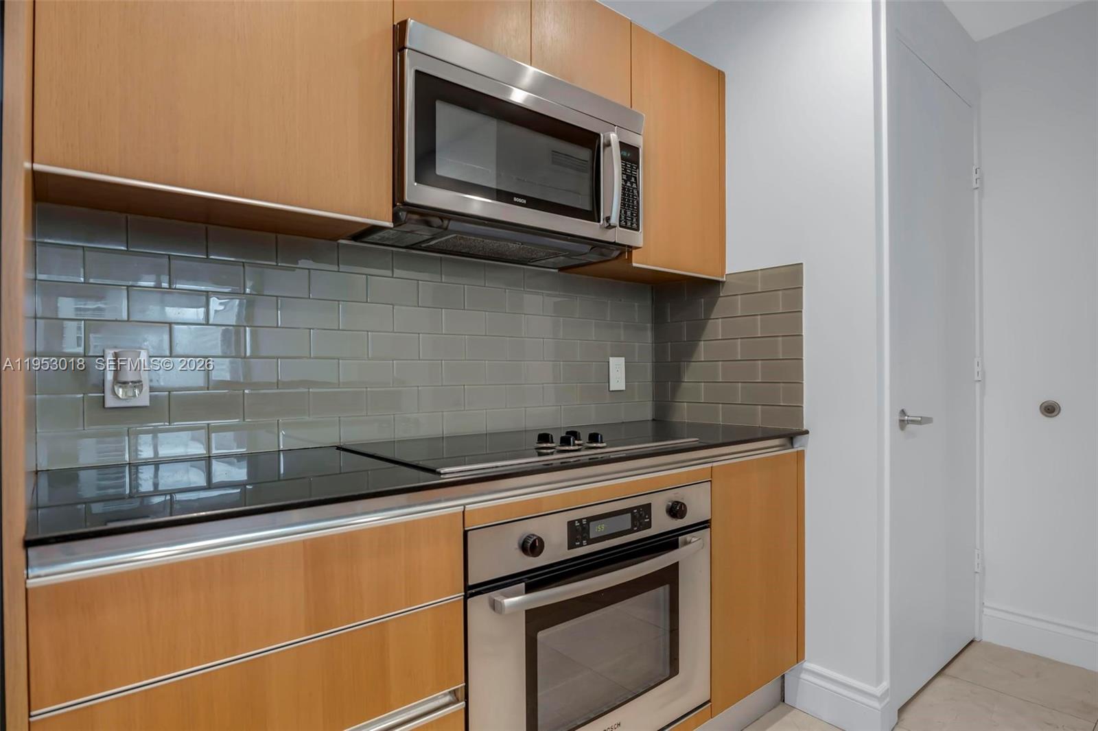 1050 Brickell Ave # 2302