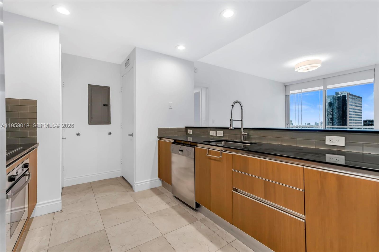 1050 Brickell Ave # 2302