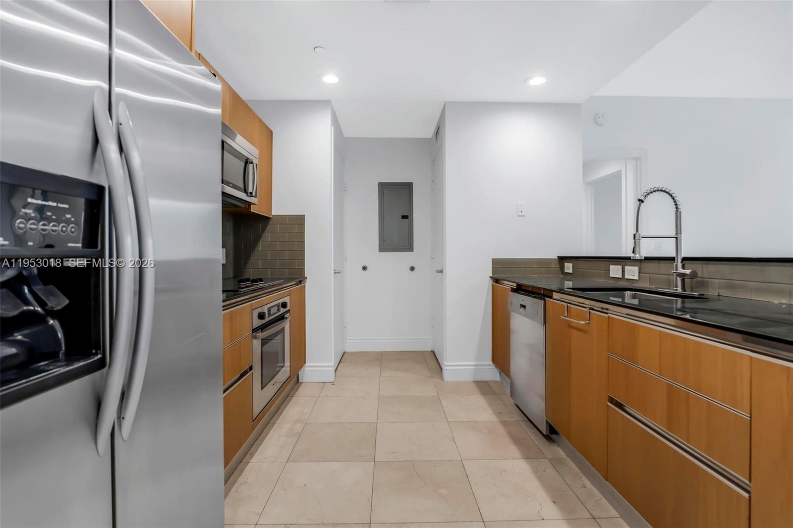 1050 Brickell Ave # 2302