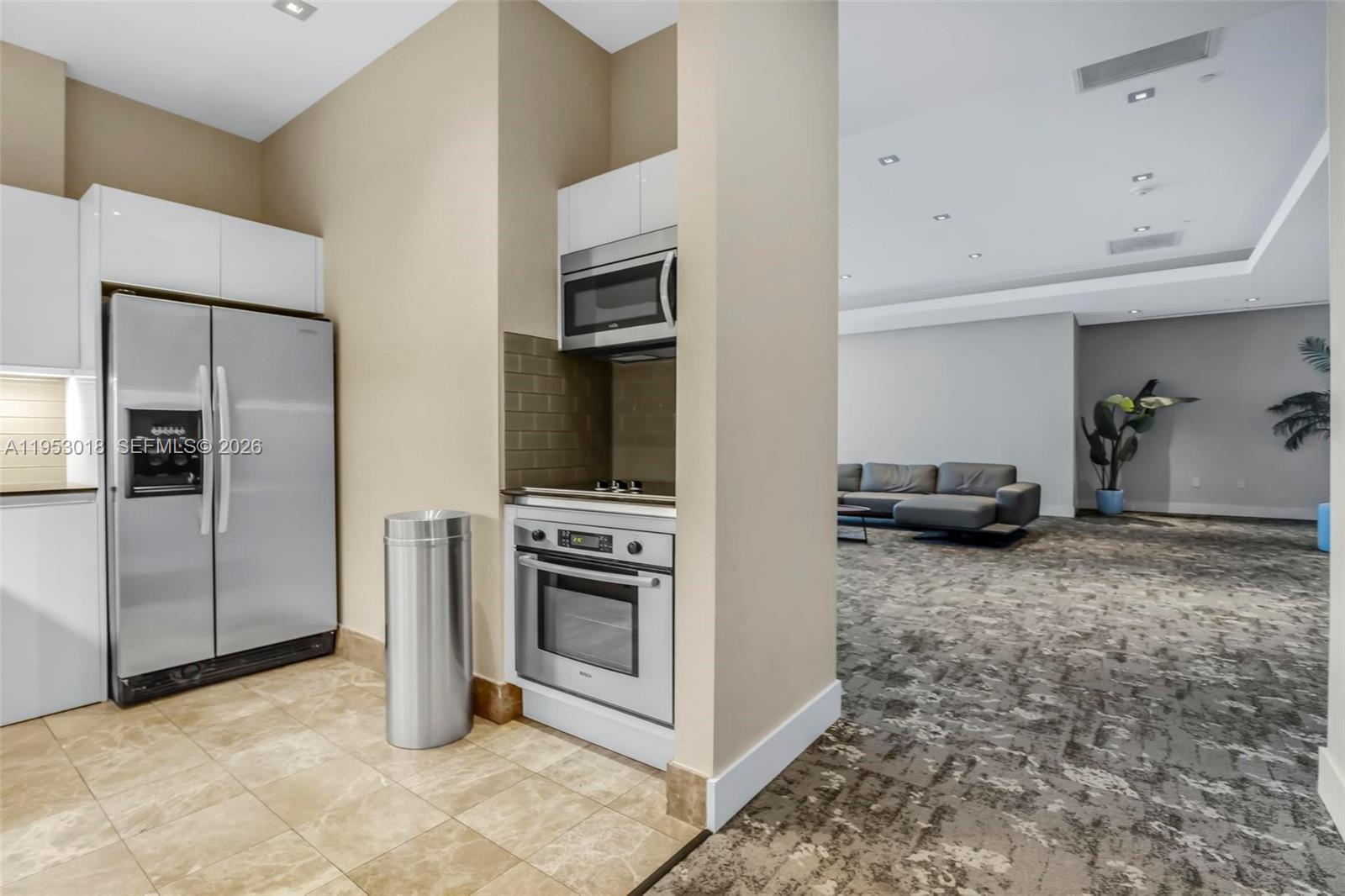 1050 Brickell Ave # 2302