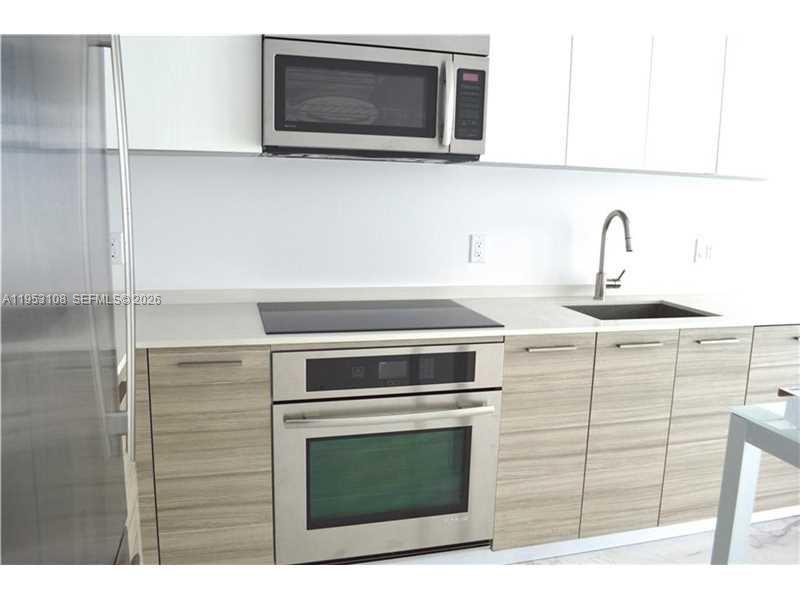 1300 Brickell Bay Dr # 3302