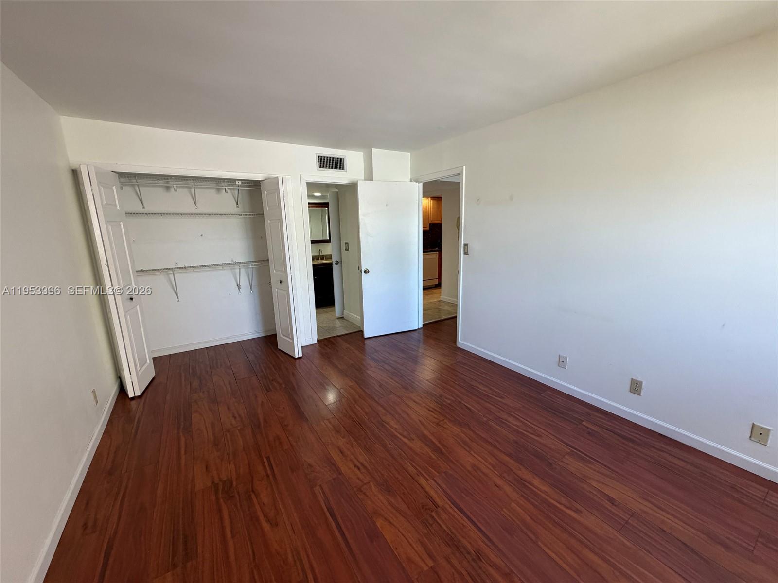 240 Lakeview Dr # 308