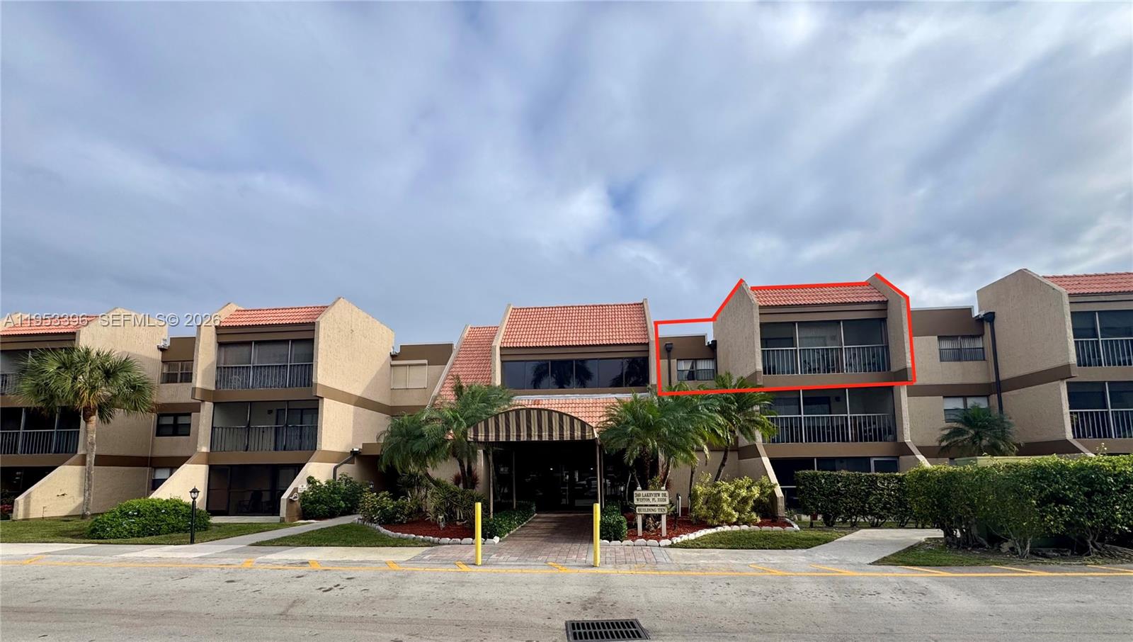 240 Lakeview Dr # 308