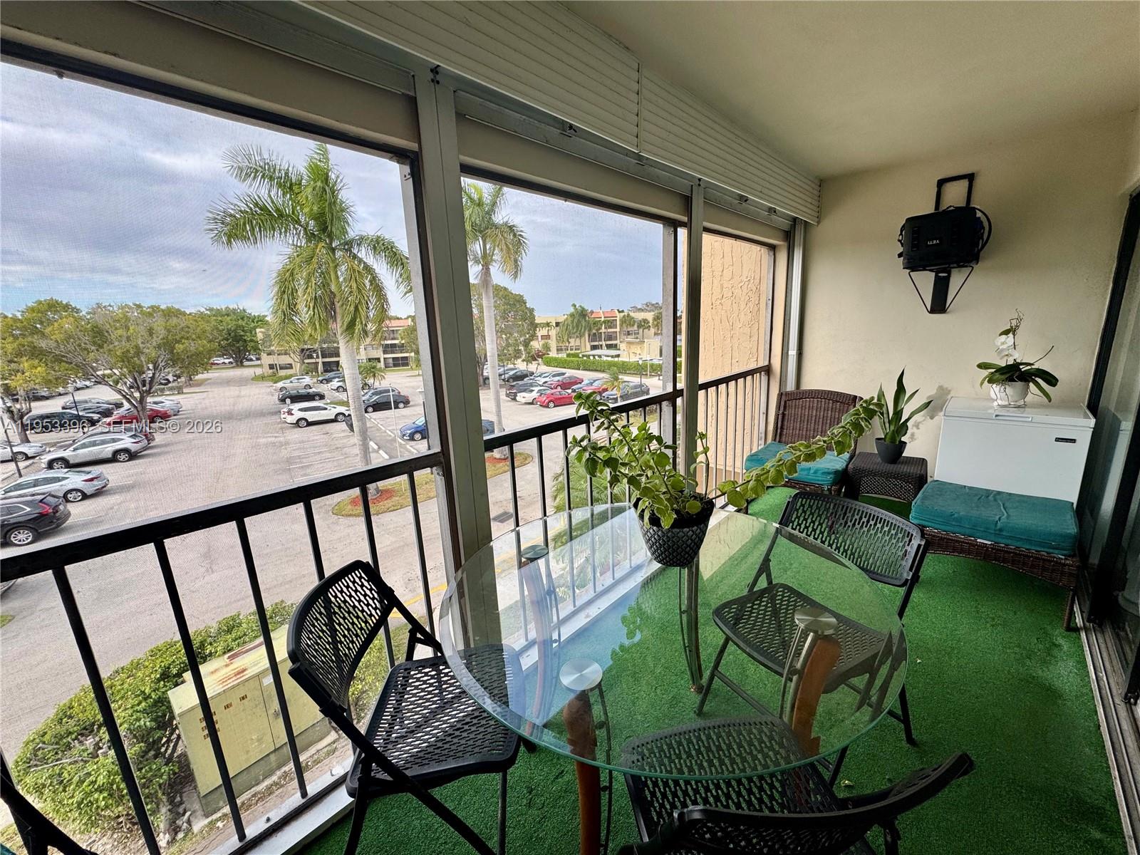 240 Lakeview Dr # 308