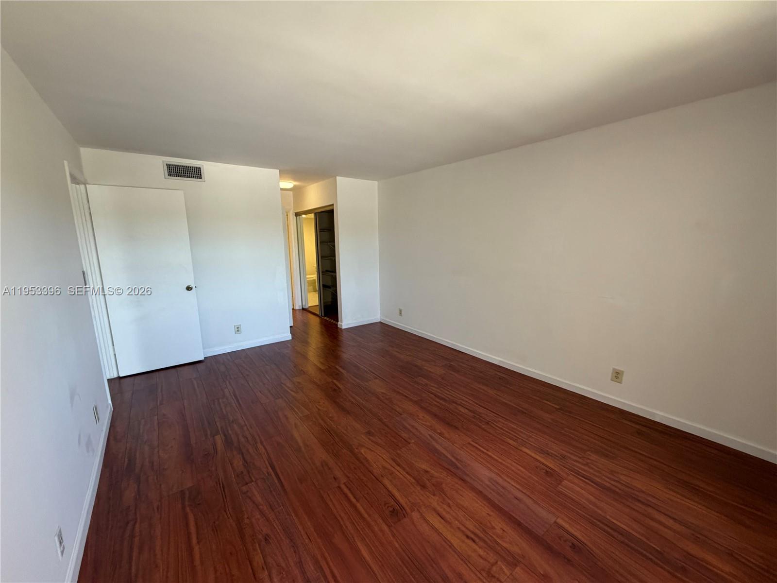 240 Lakeview Dr # 308
