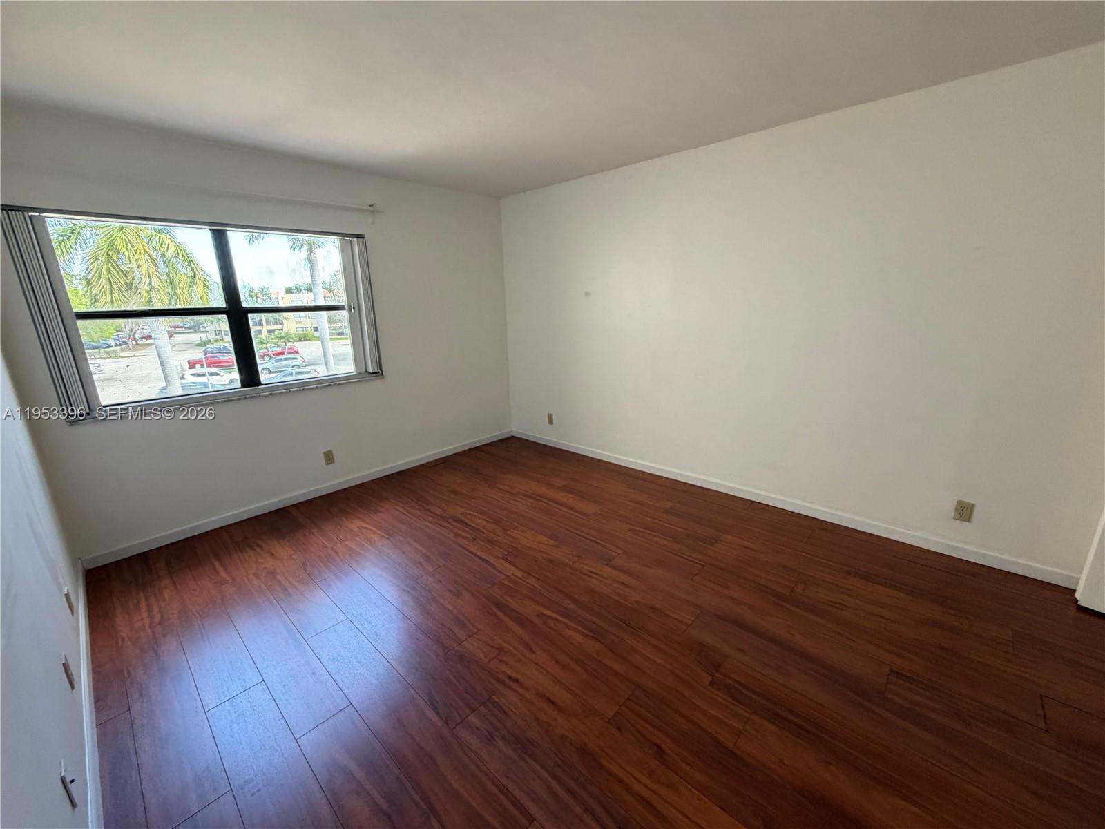 240 Lakeview Dr # 308