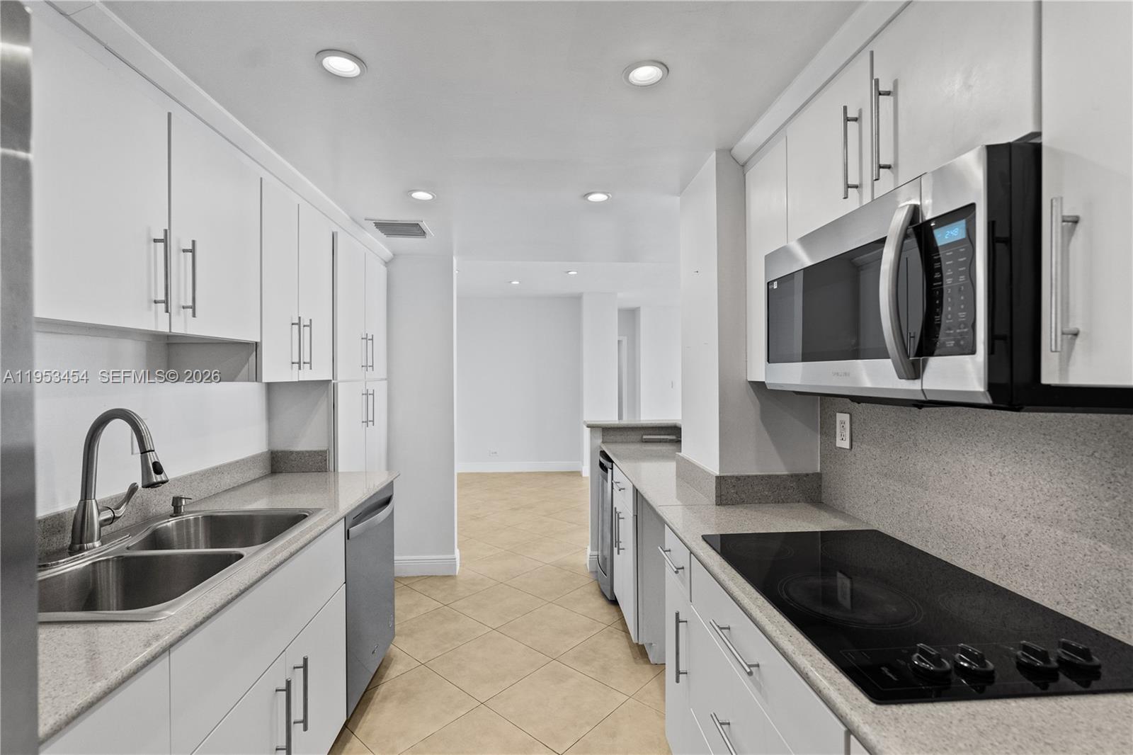 2451 Brickell Ave # 14D