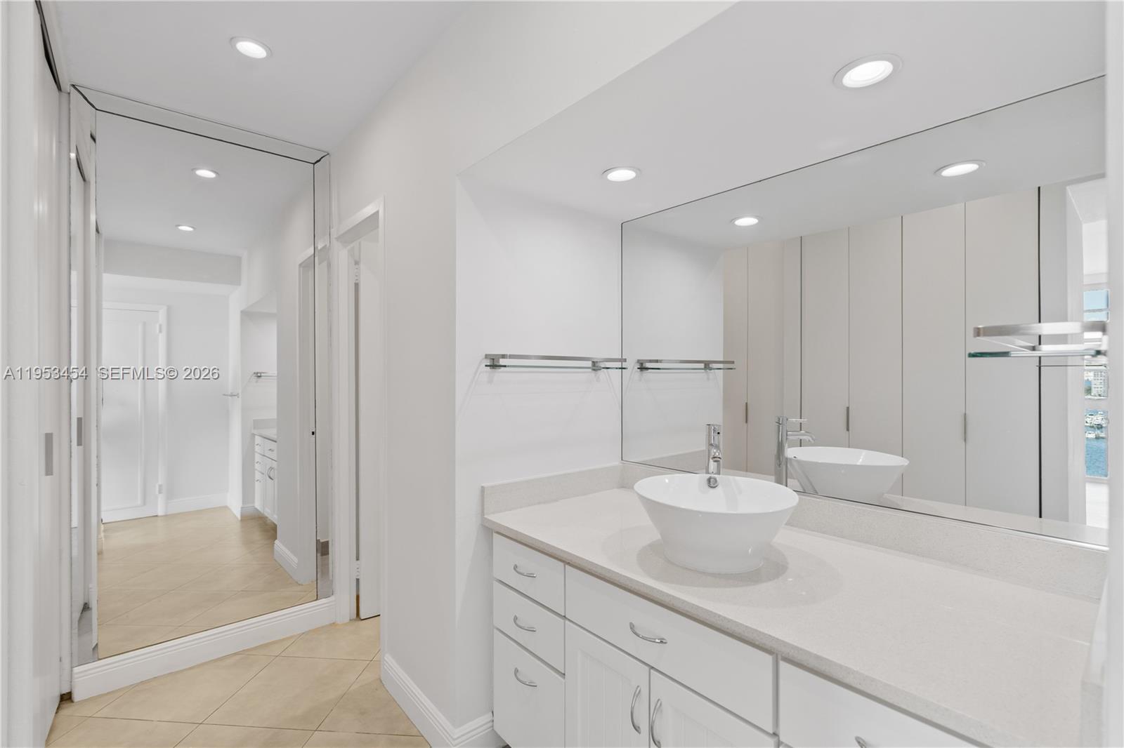 2451 Brickell Ave # 14D