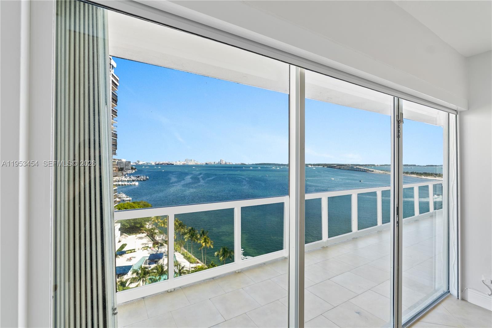 2451 Brickell Ave # 14D