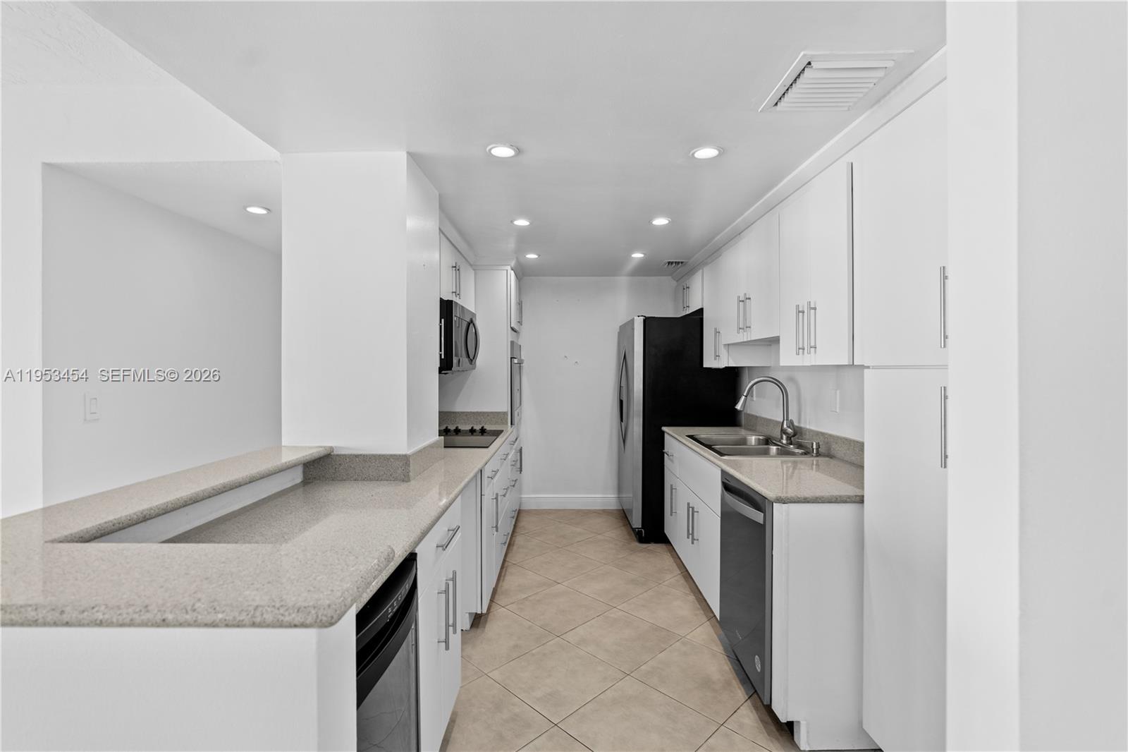 2451 Brickell Ave # 14D