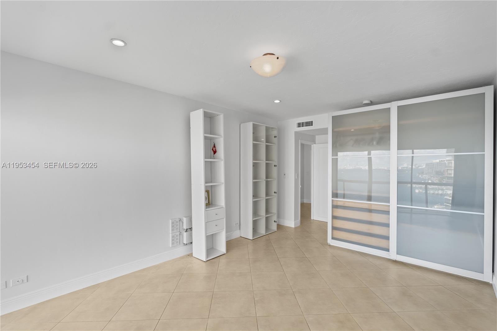 2451 Brickell Ave # 14D