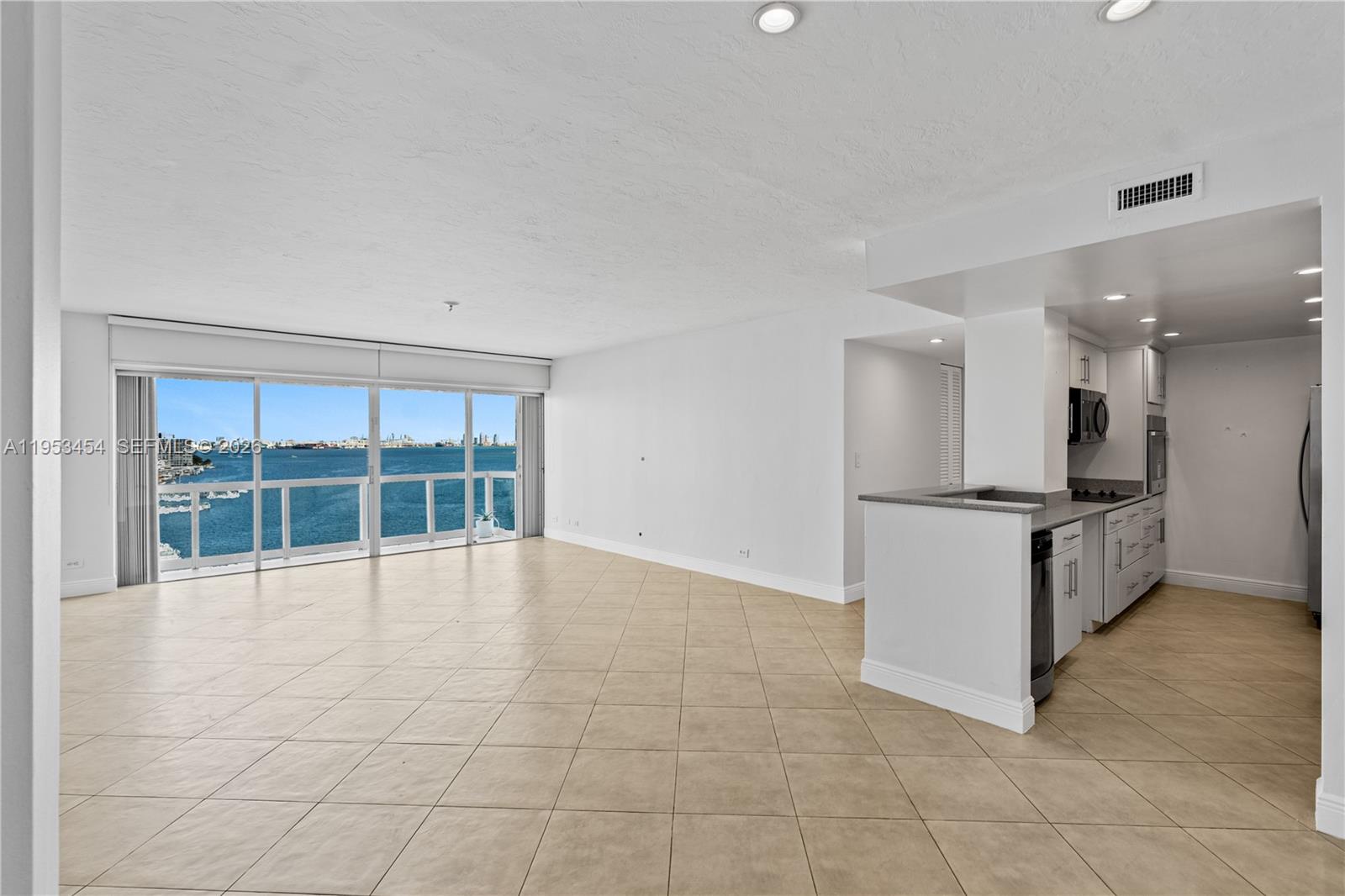 2451 Brickell Ave # 14D