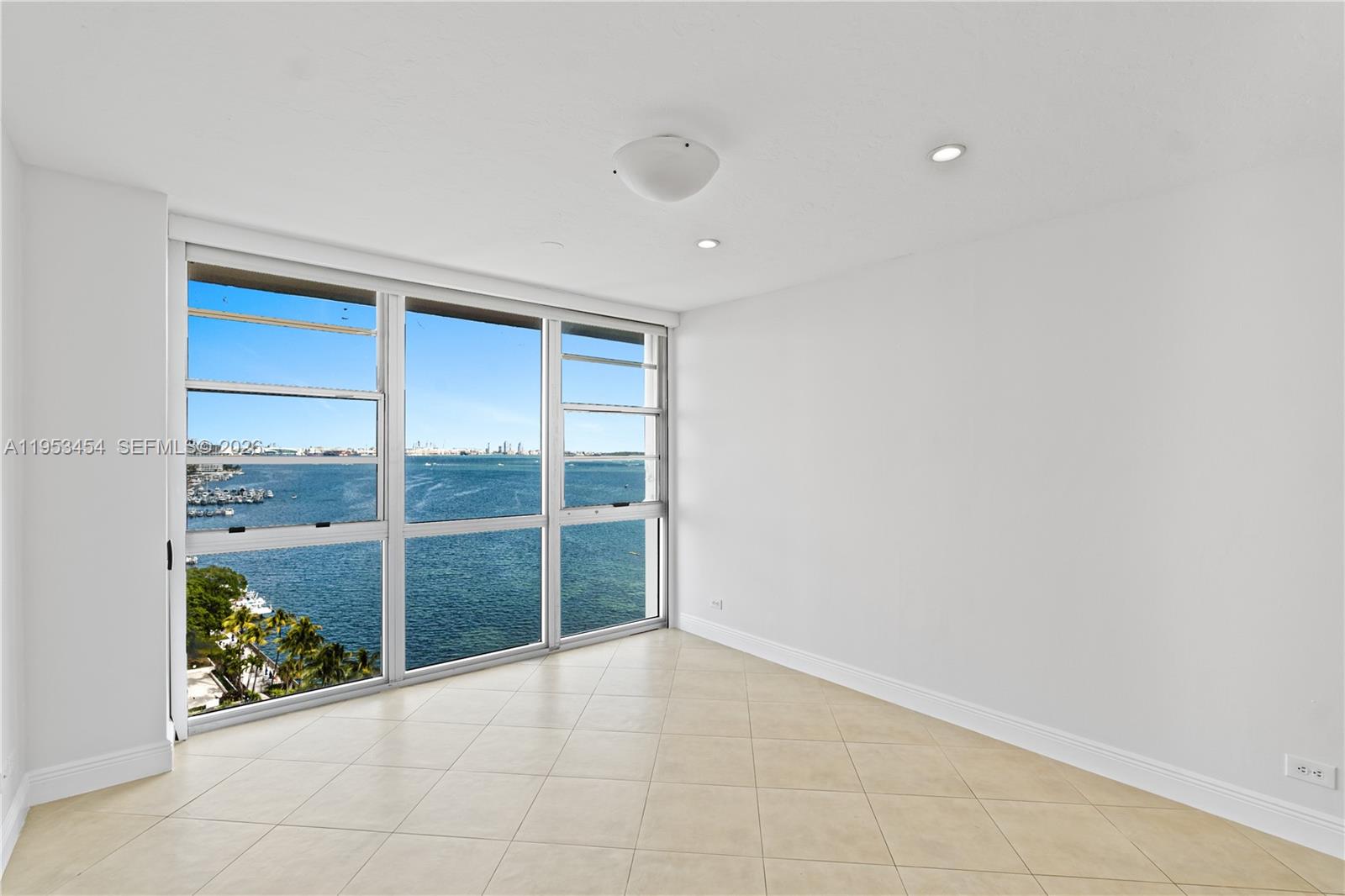 2451 Brickell Ave # 14D