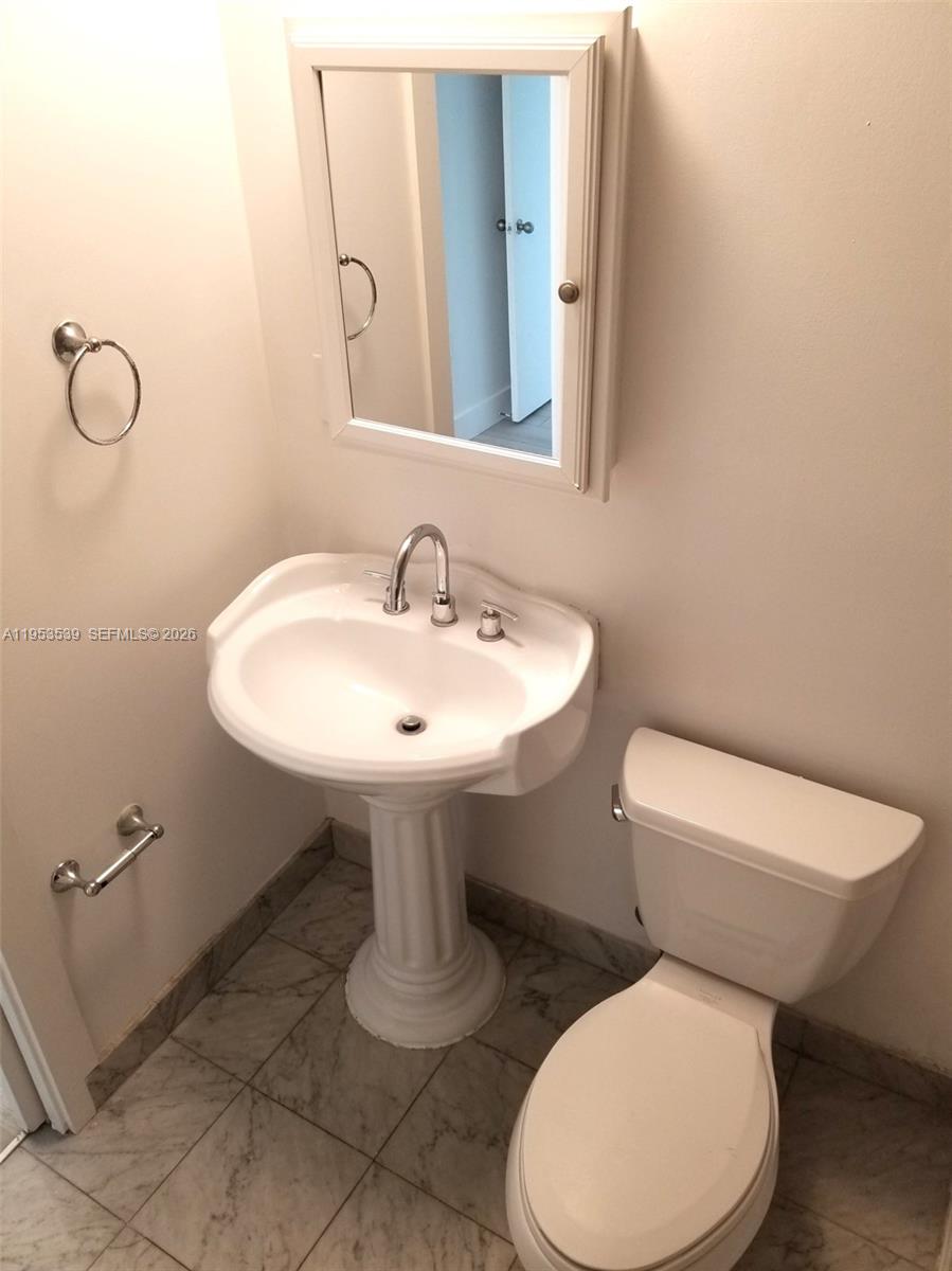 6580 Indian Creek Dr # 201