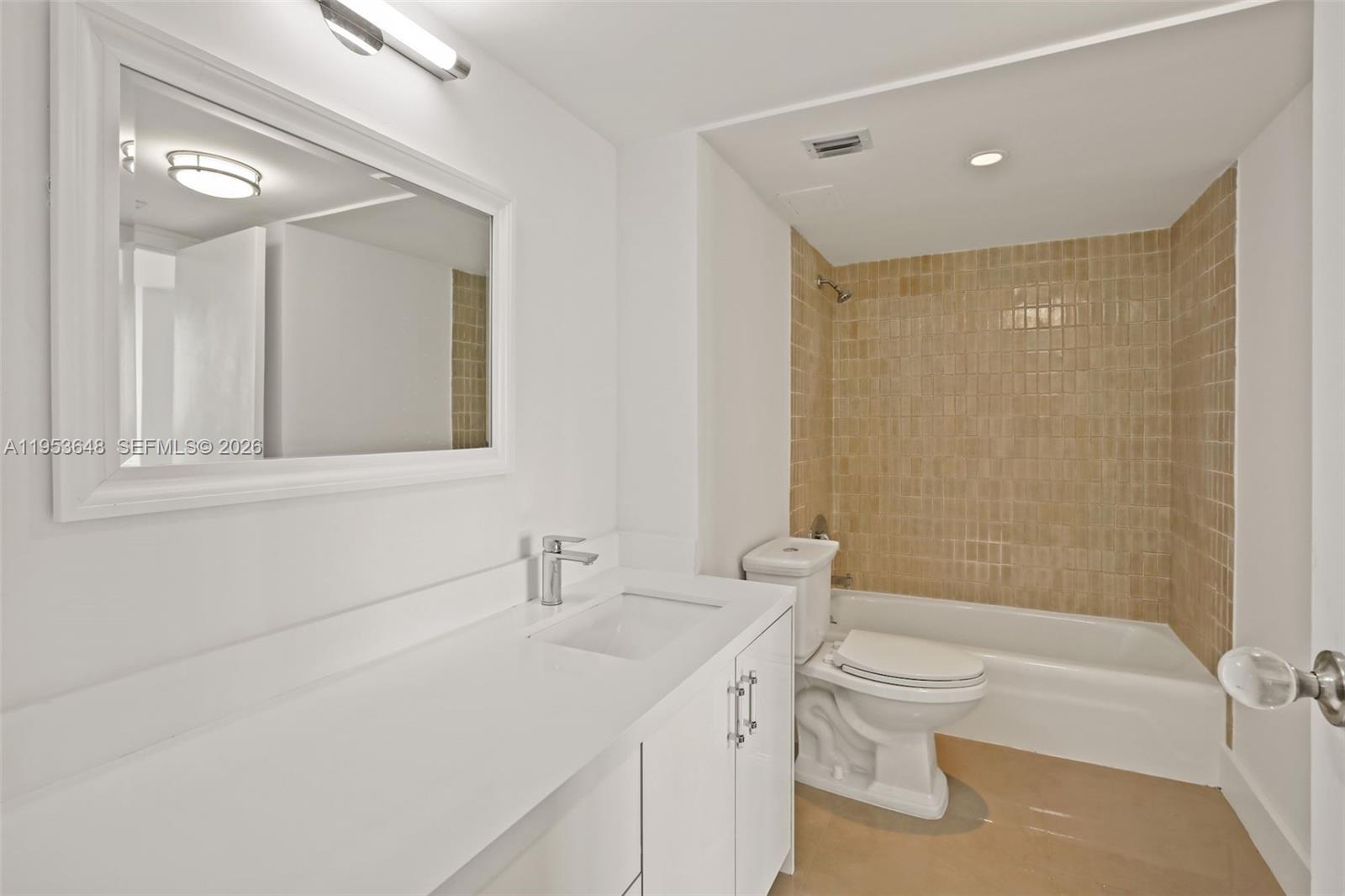 2333 Brickell Ave # 2710