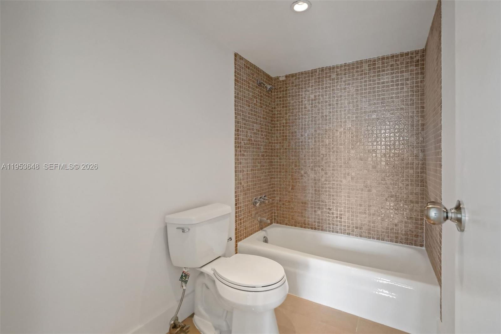 2333 Brickell Ave # 2710