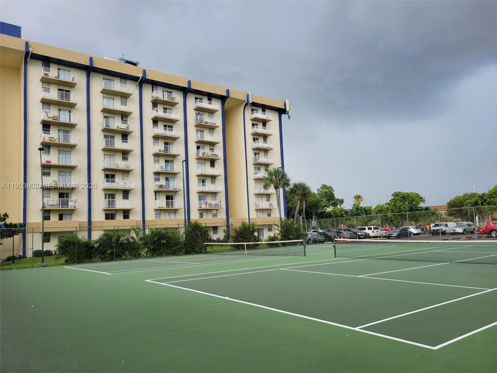 4550 NW 9th St # 315E