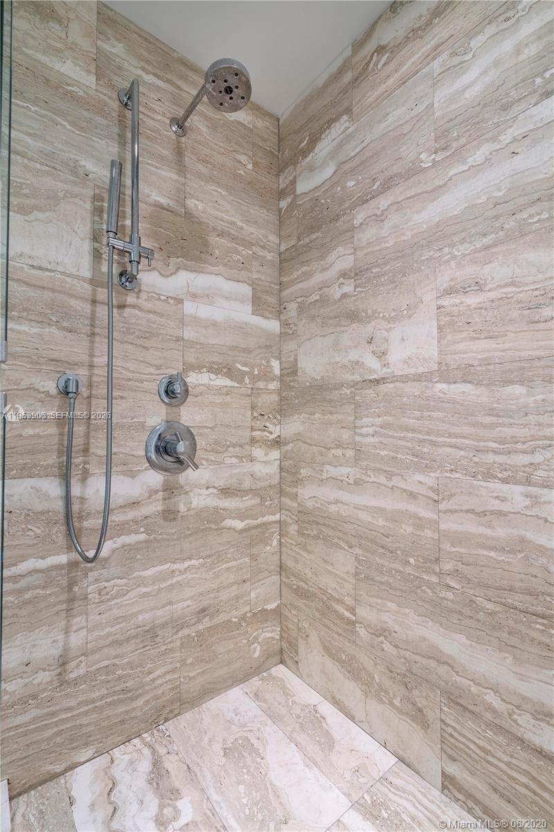 2900 NE 7th Ave # 1105