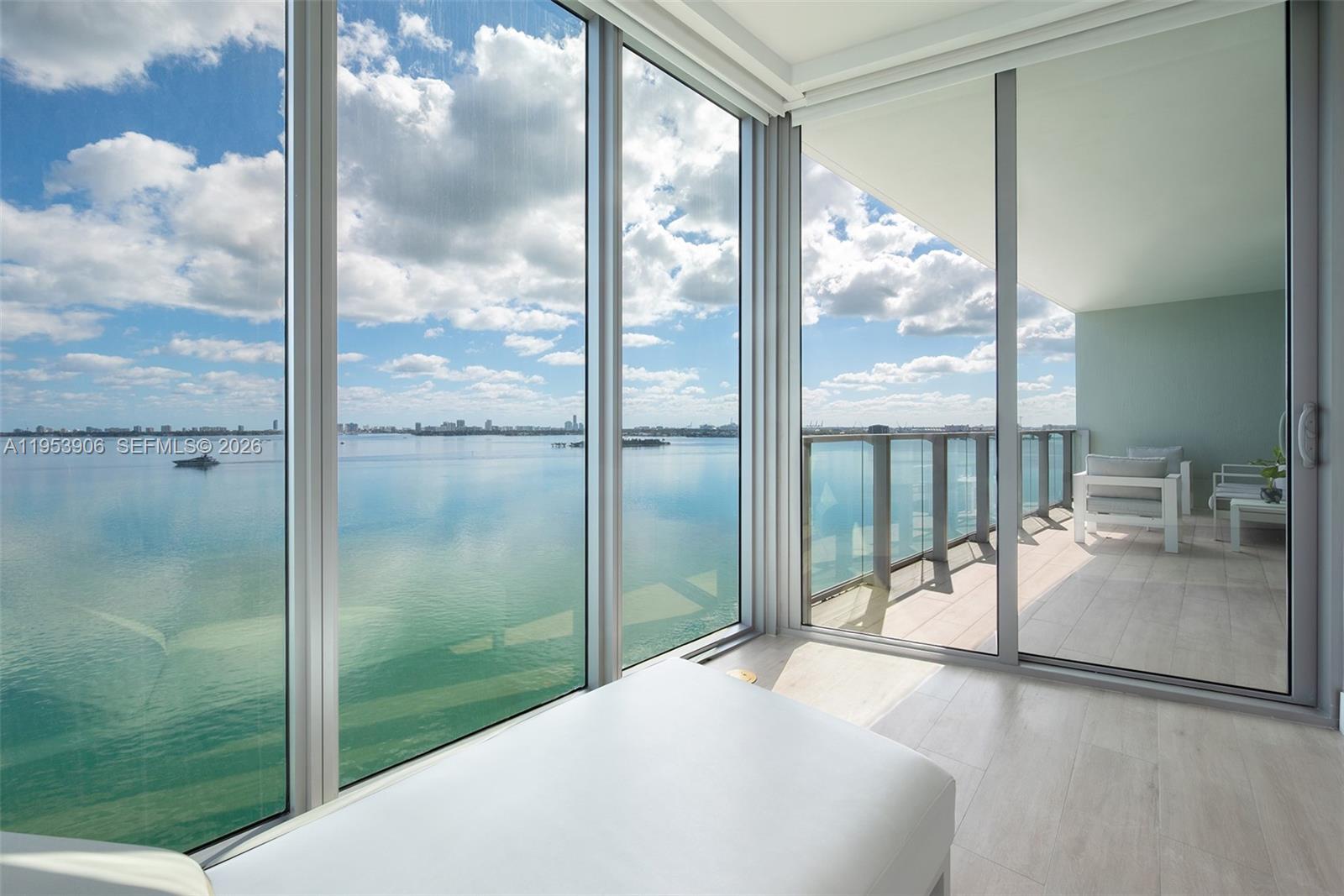 2900 NE 7th Ave # 1105