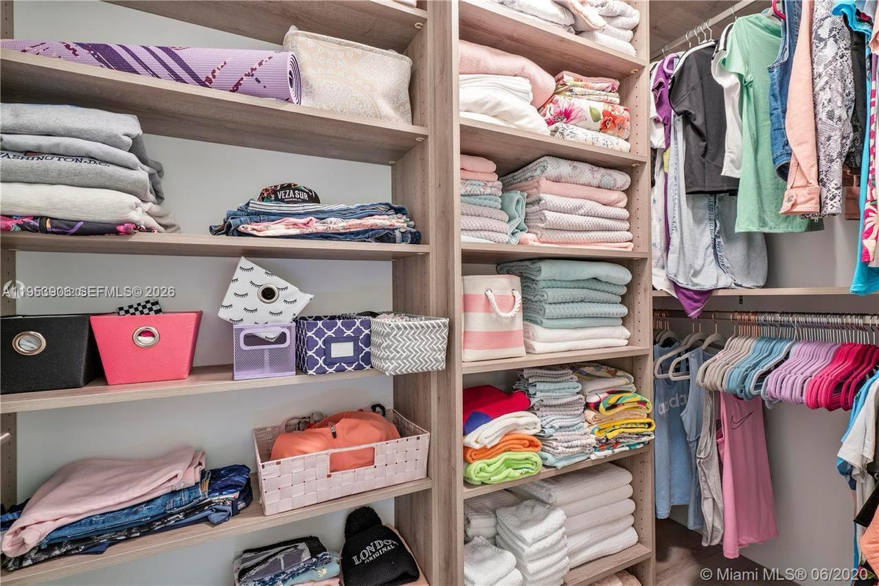 2900 NE 7th Ave # 1105