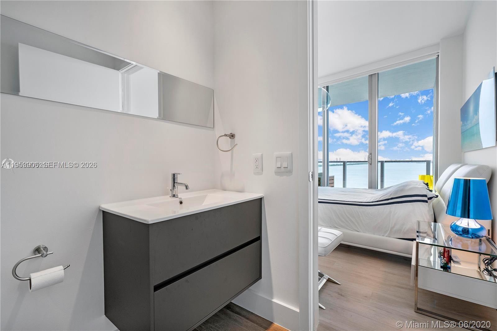 2900 NE 7th Ave # 1105