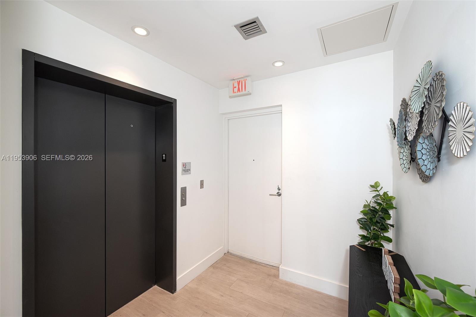 2900 NE 7th Ave # 1105