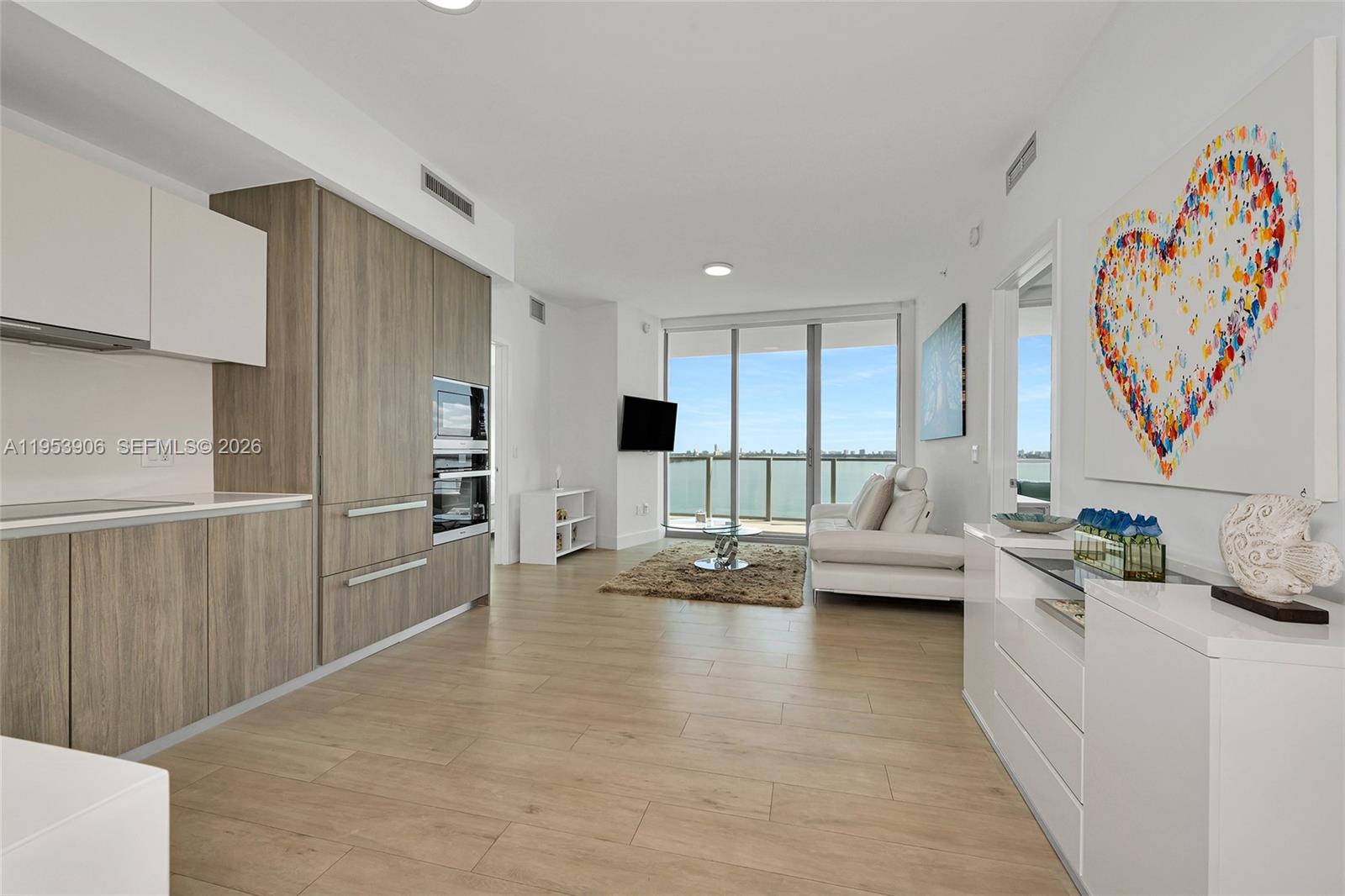 2900 NE 7th Ave # 1105