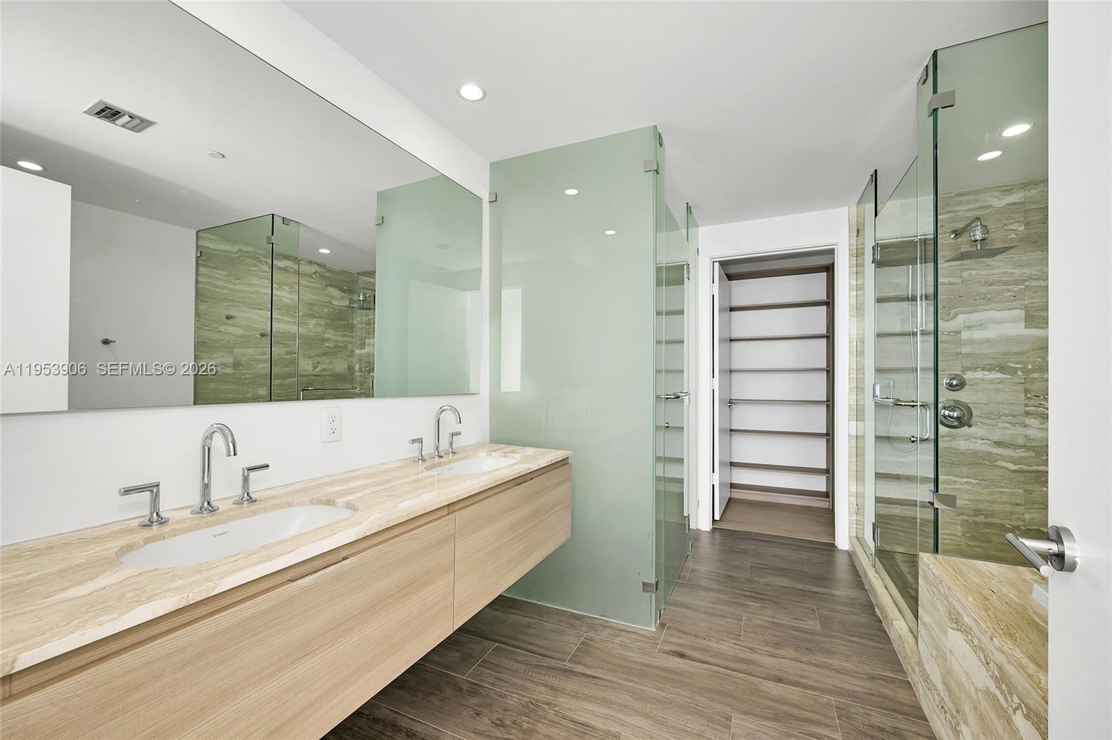 2900 NE 7th Ave # 1105