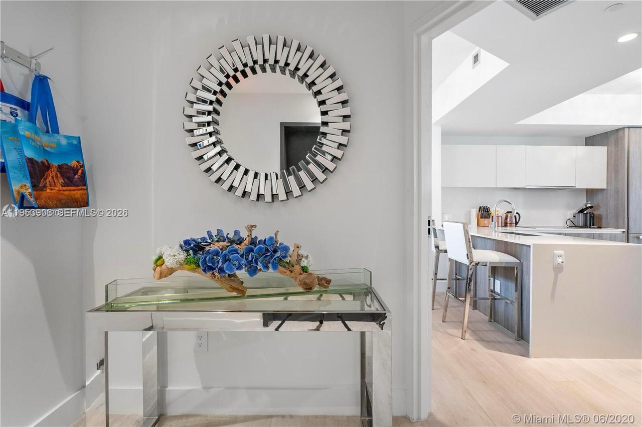 2900 NE 7th Ave # 1105