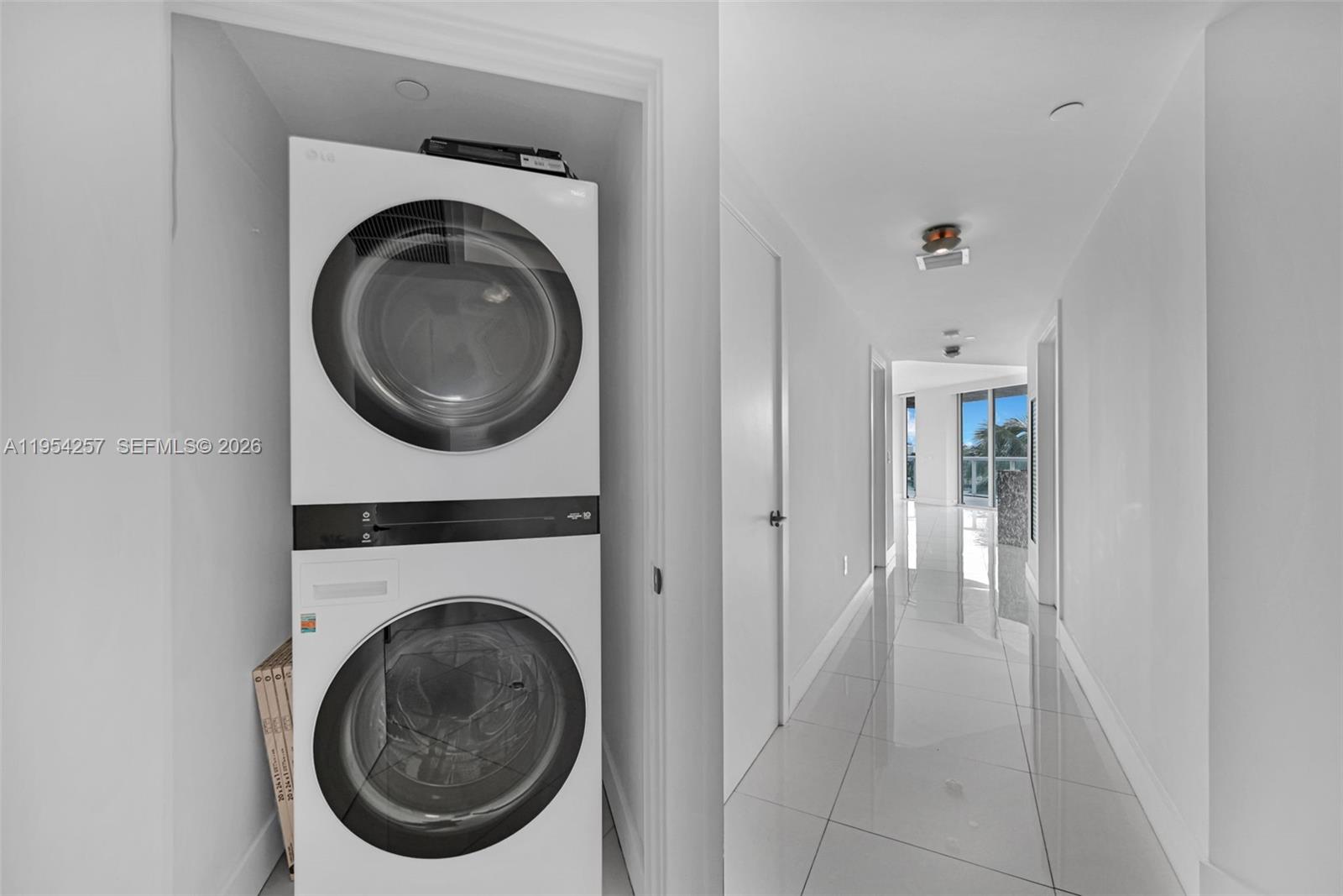 10 VENETIAN WAY # 404