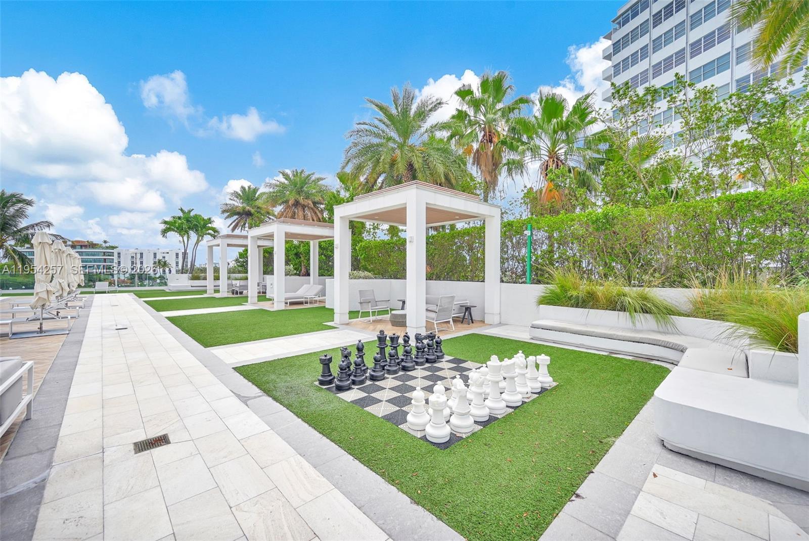 10 VENETIAN WAY # 404