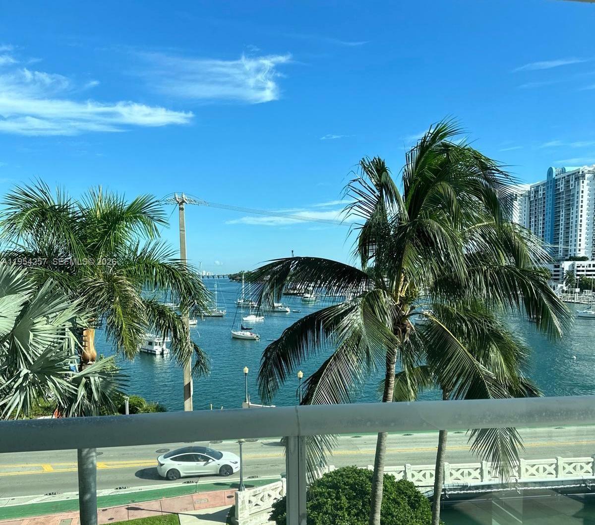 10 VENETIAN WAY # 404