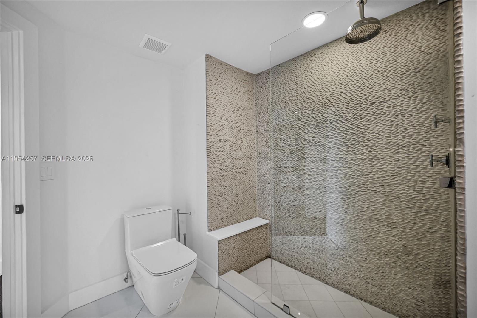 10 VENETIAN WAY # 404