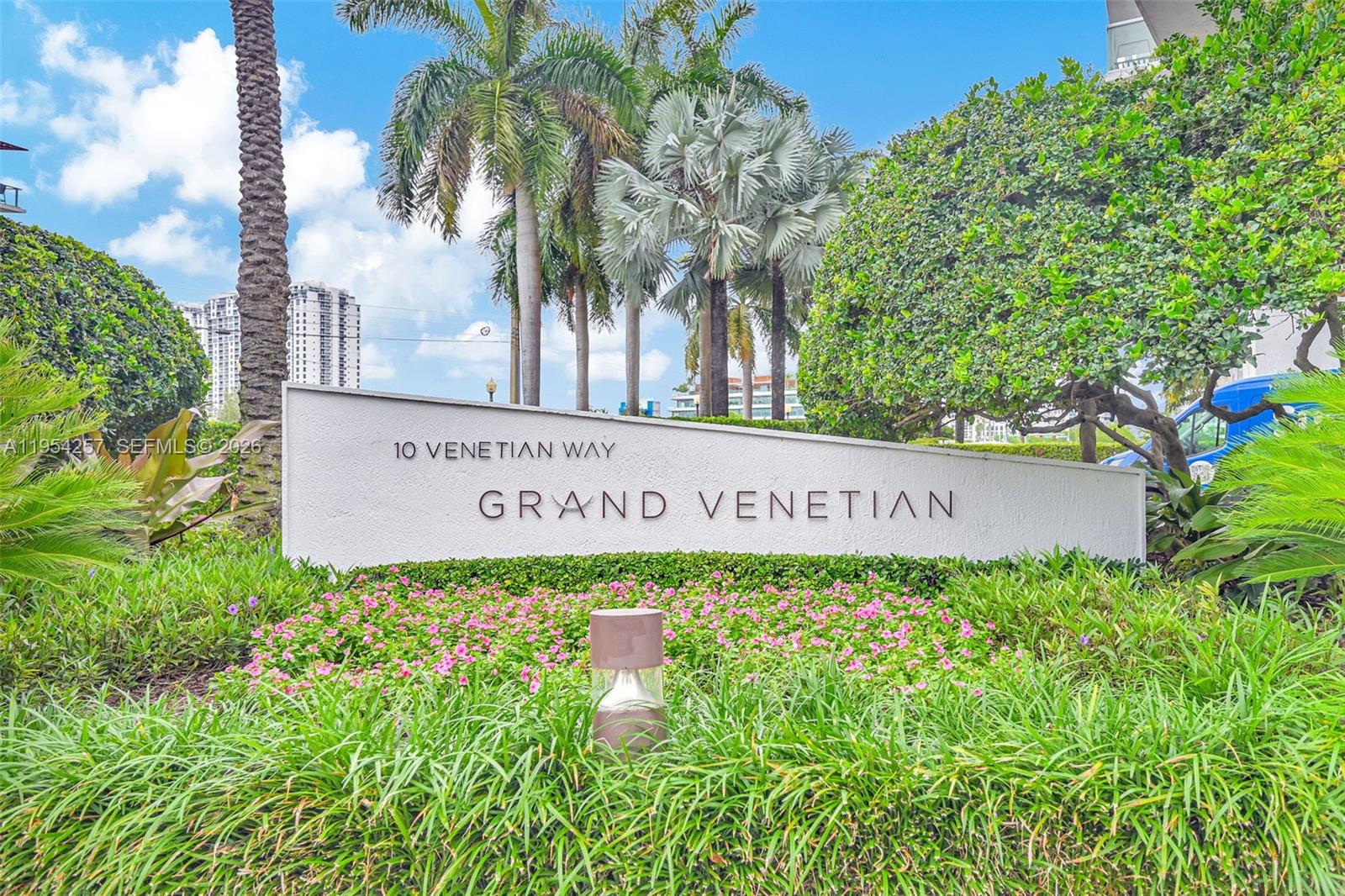 10 VENETIAN WAY # 404