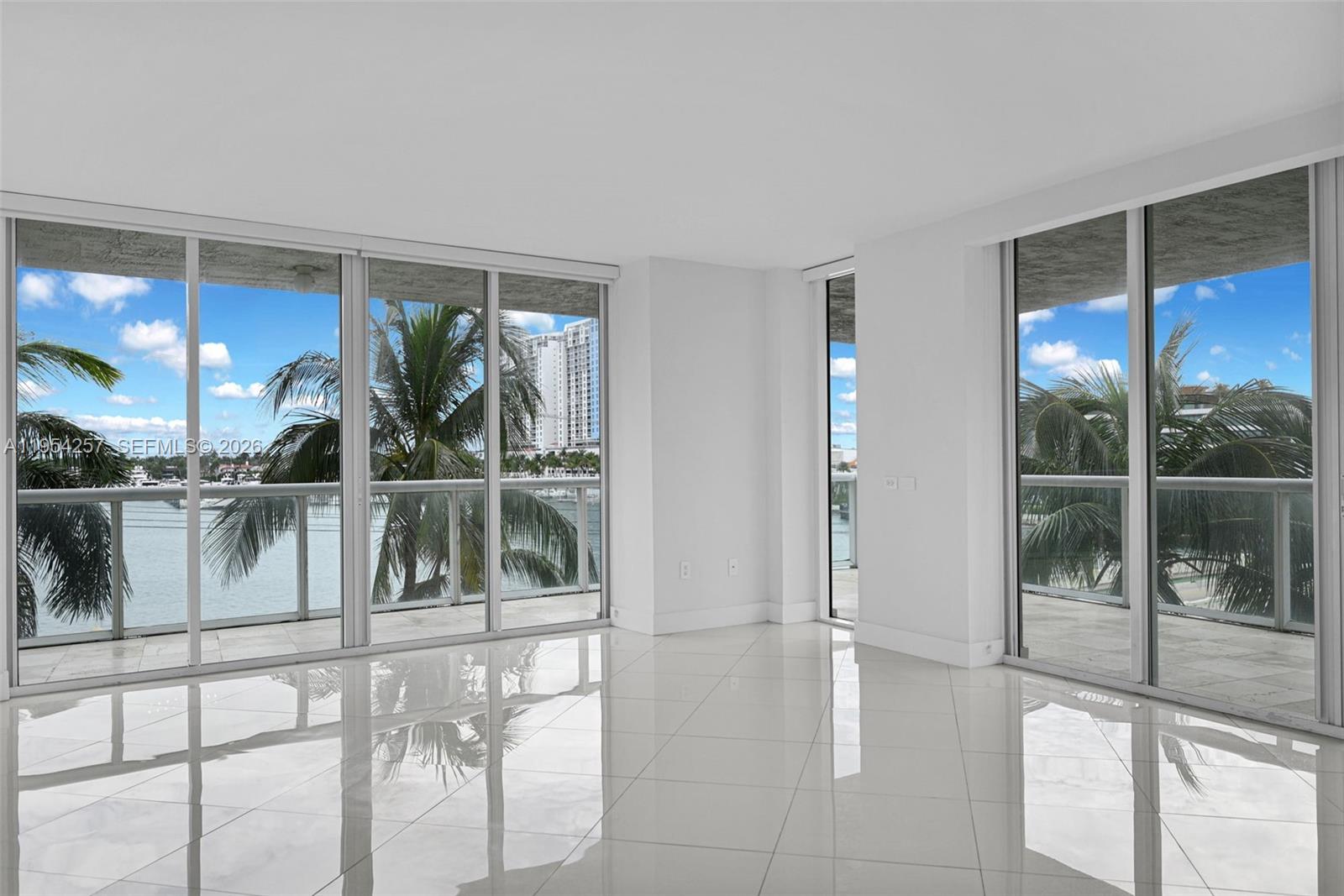 10 VENETIAN WAY # 404