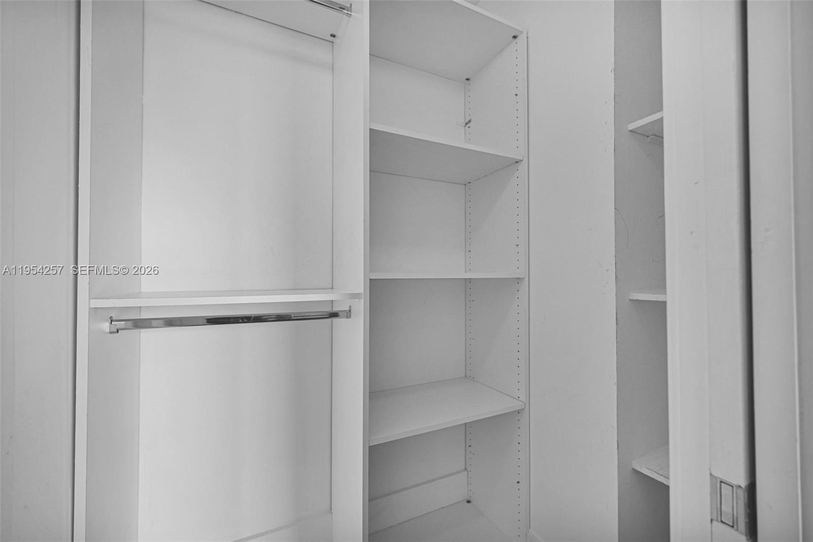 10 VENETIAN WAY # 404