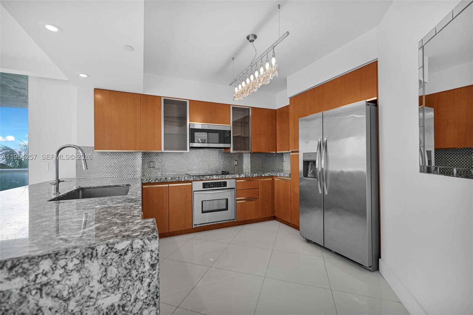 10 VENETIAN WAY # 404