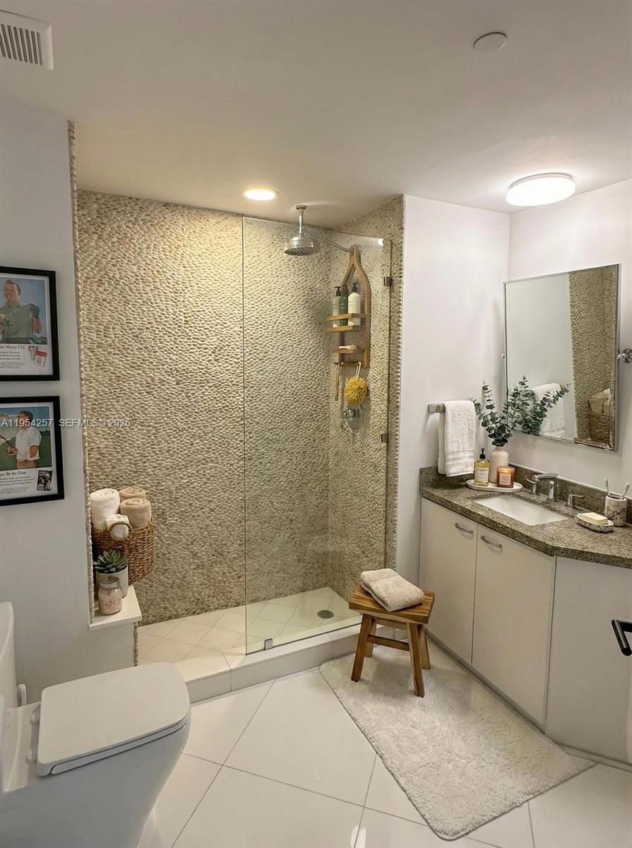 10 VENETIAN WAY # 404