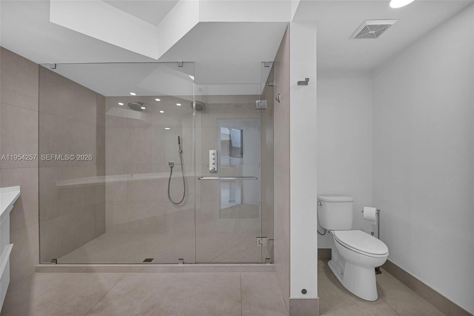 10 VENETIAN WAY # 404