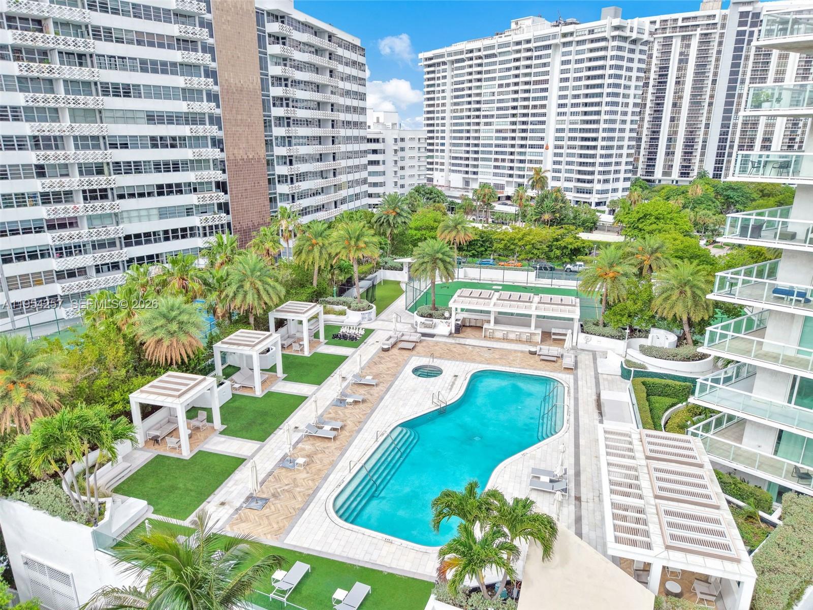 10 VENETIAN WAY # 404