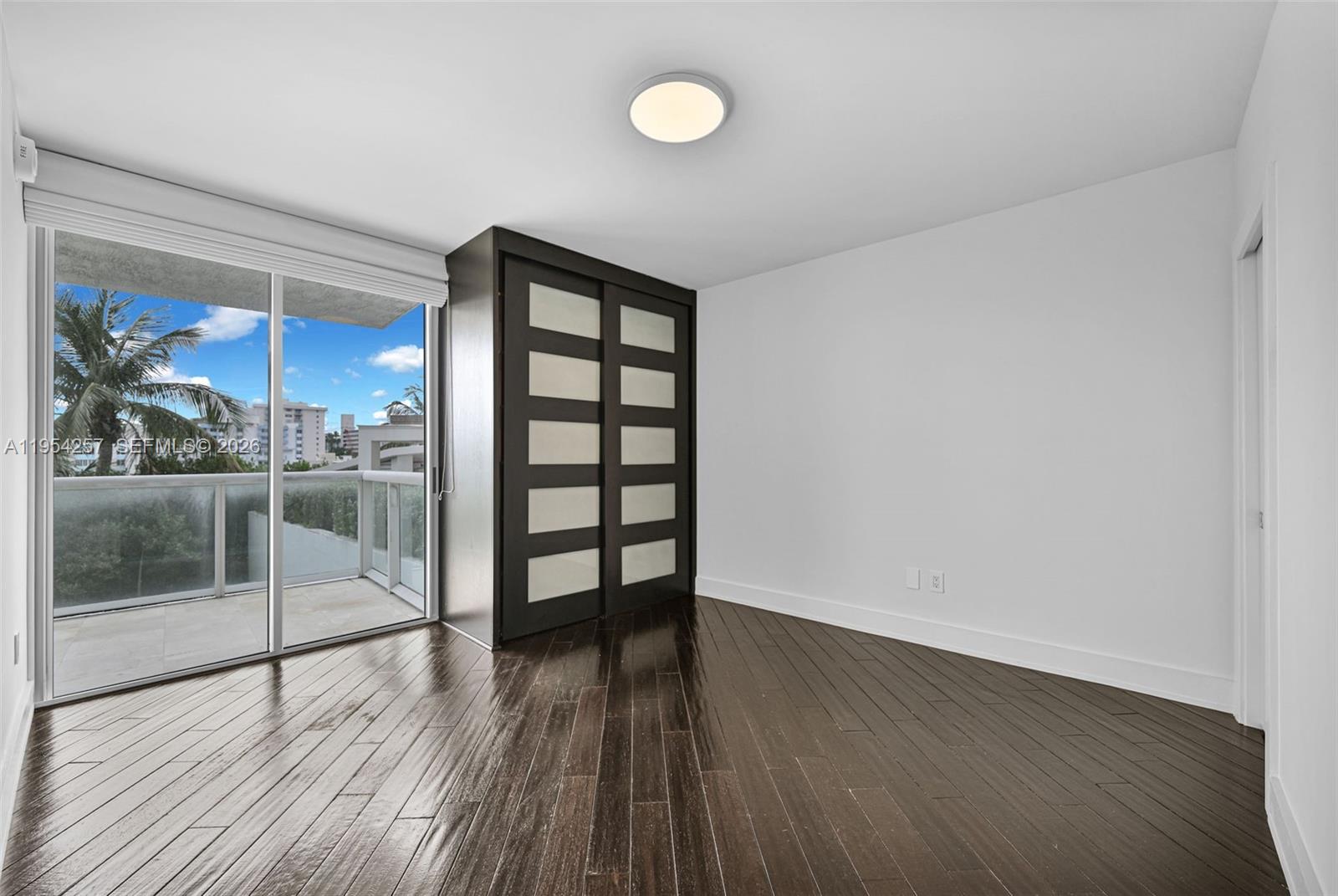 10 VENETIAN WAY # 404