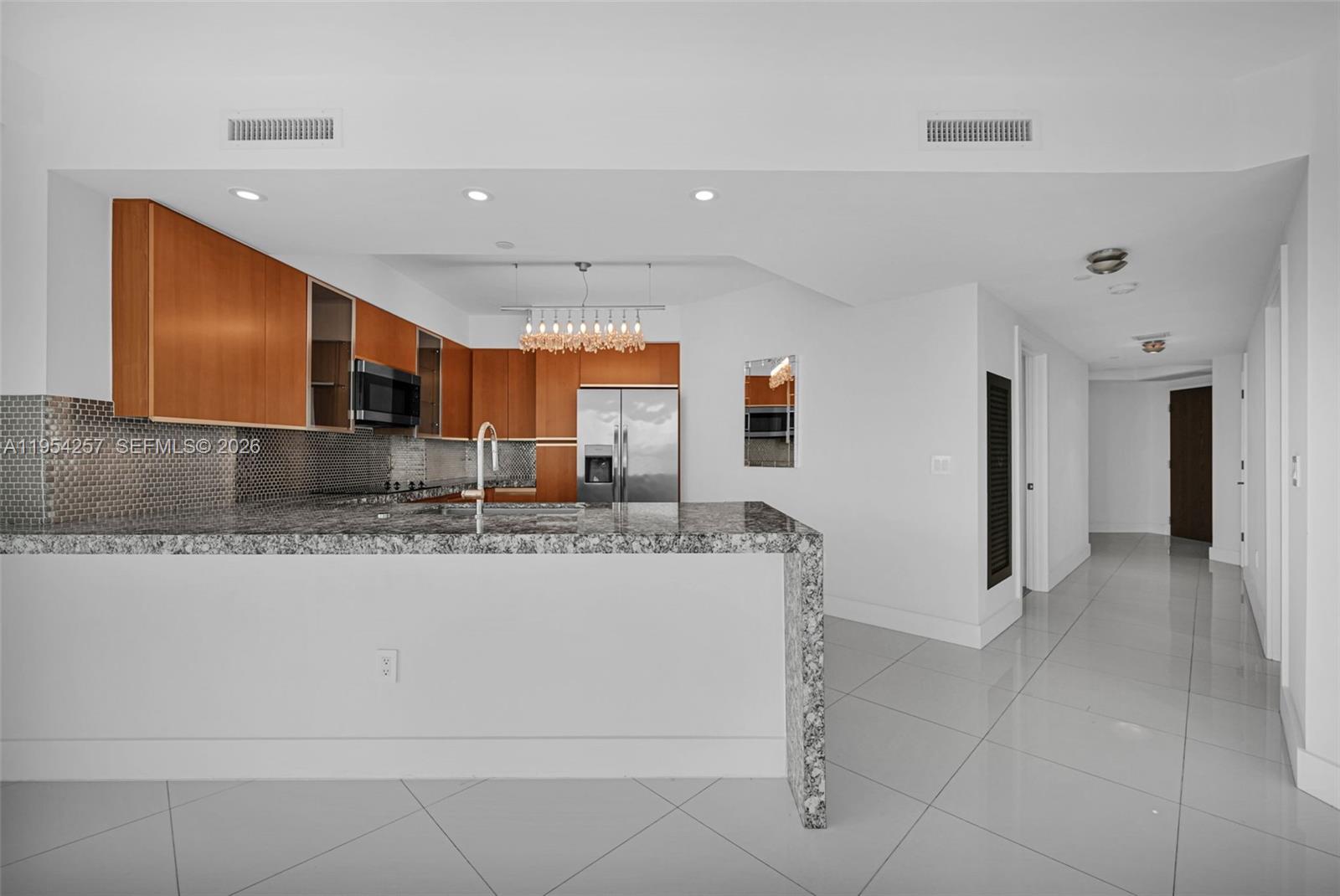 10 VENETIAN WAY # 404