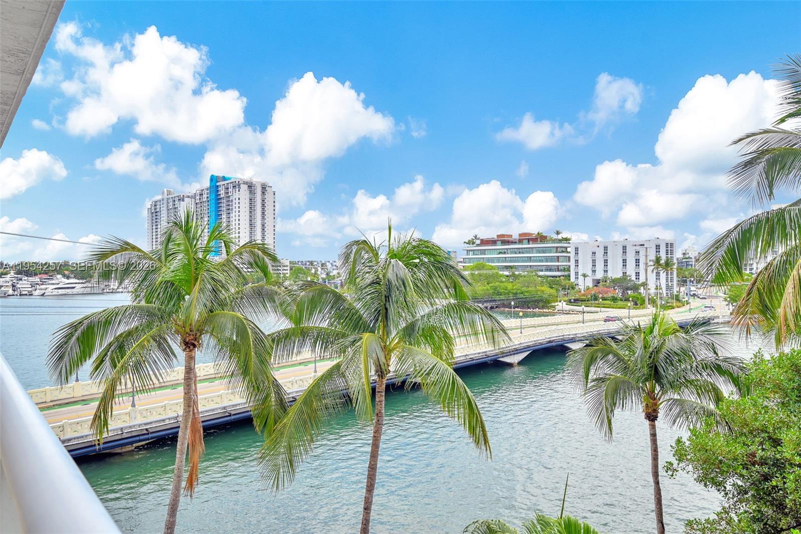 10 VENETIAN WAY # 404