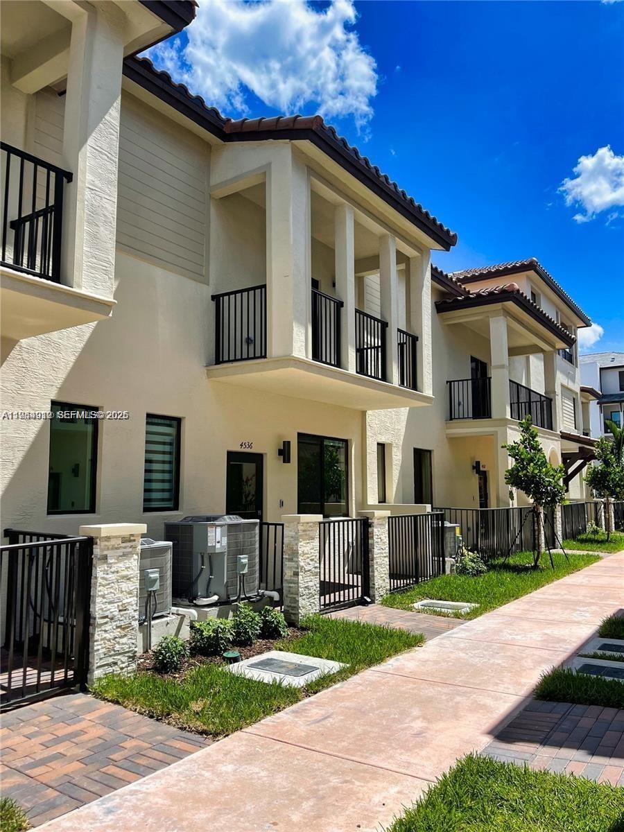 4536 NW 83rd Psge Unit: .