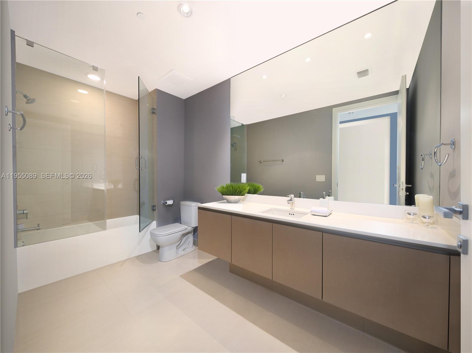 3300 NE 188th St # 315