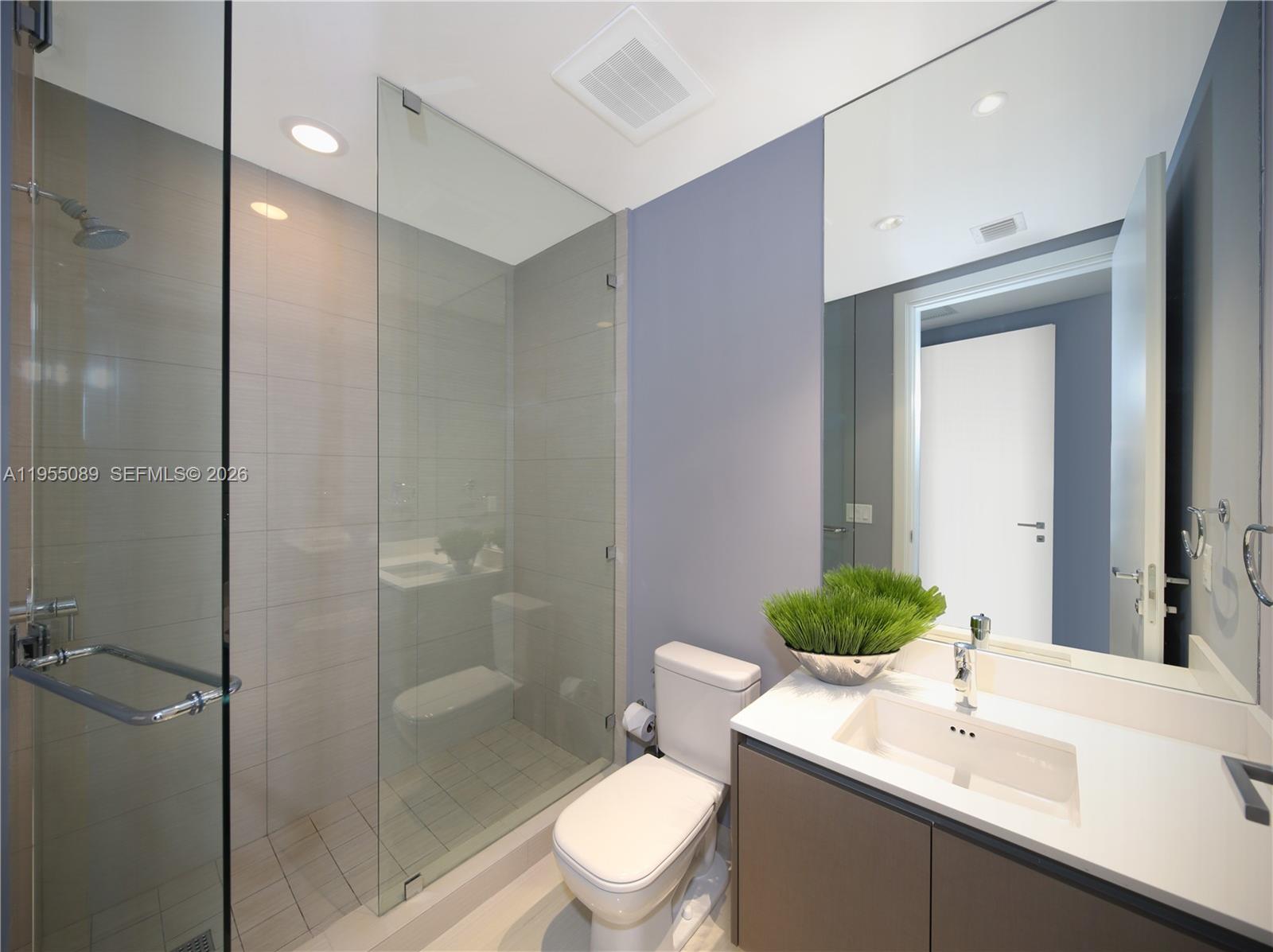 3300 NE 188th St # 315